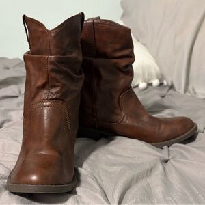 American Eagle Outfitters Rustic Brown Ankle Booties